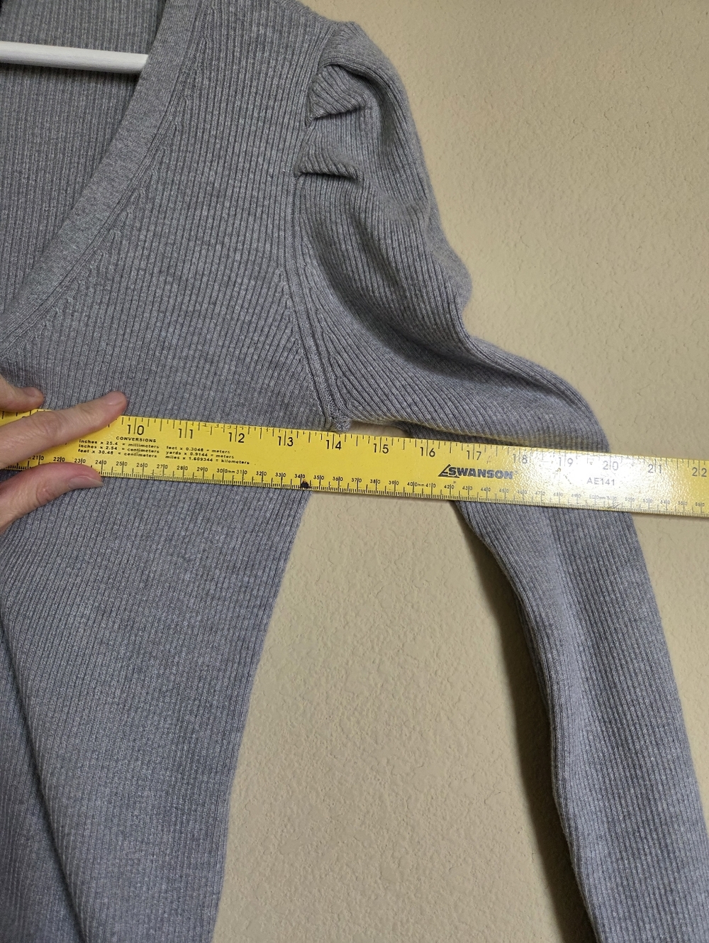Riley & Rae Colorblock Gray Ribbed Puff Sleeve Button Front Cardigan - Picture 3 of 6